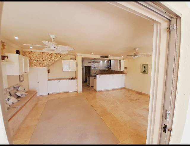 4 BEDROOM APARTMENT FOR SALE IN UMHLANGA CENTRAL